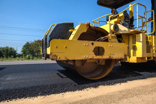 Best Driveway Paving Contractor  in Country Clu, CA